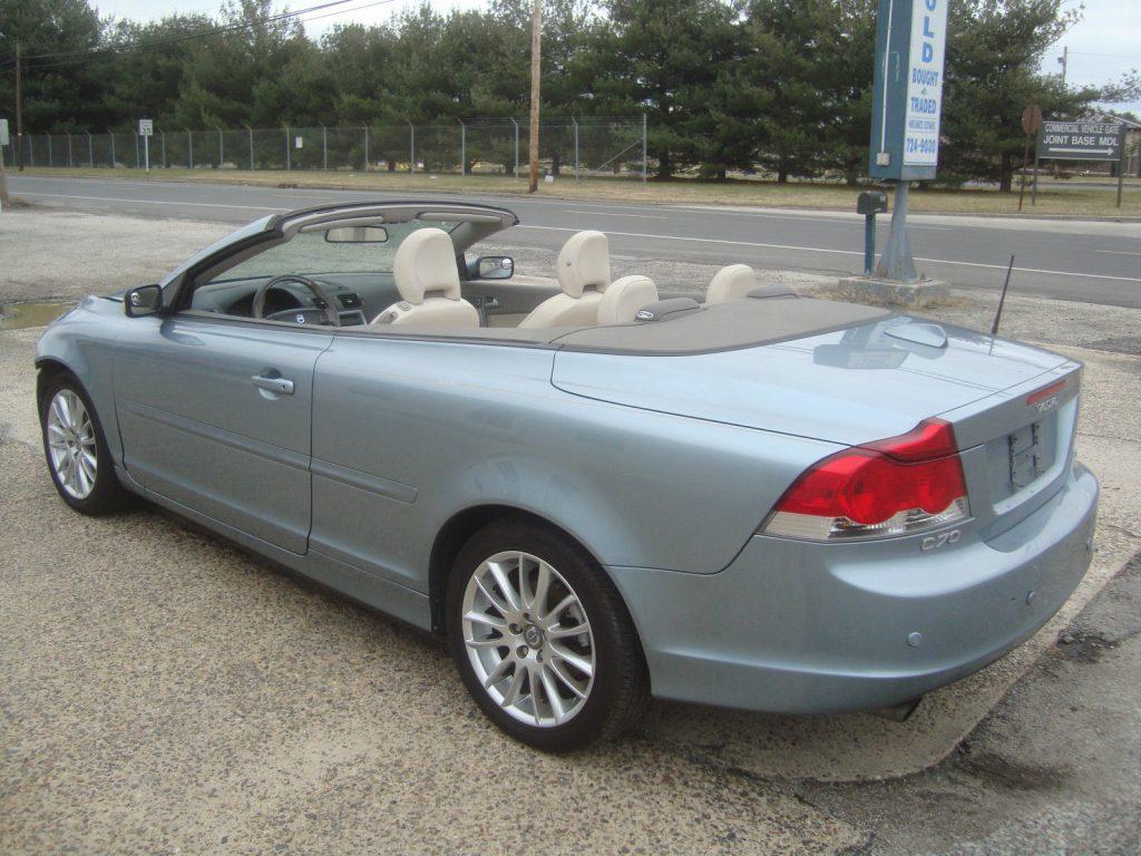 Lightly damaged 2007 Volvo C70 Convertible Rebuildable Repairable