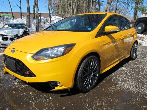 Bumper damage 2013 Ford Focus ST repairable rebuildable for sale