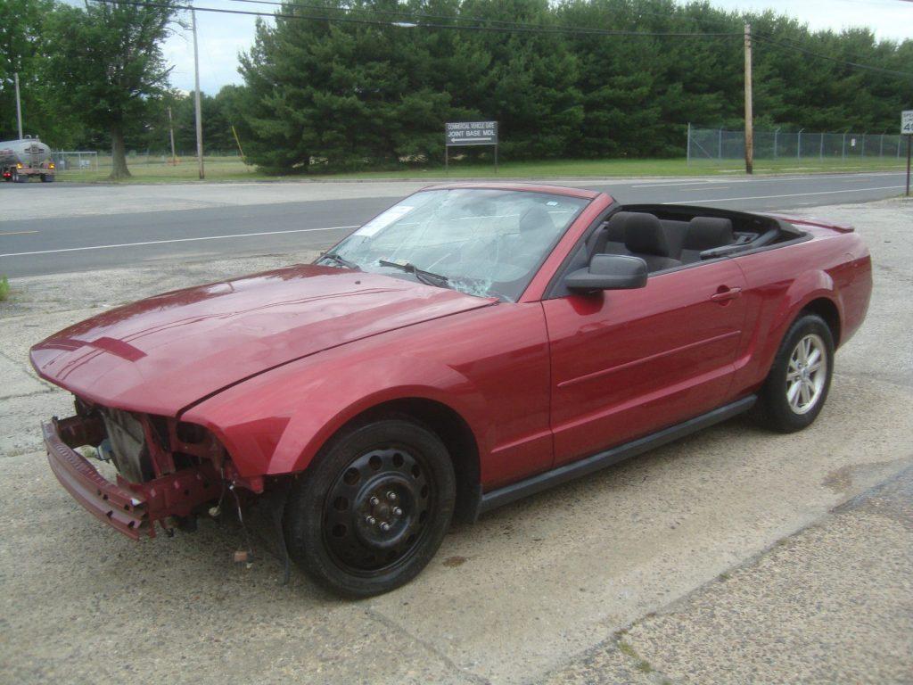 Power top works 2007 Ford Mustang Rebuildable Repairable