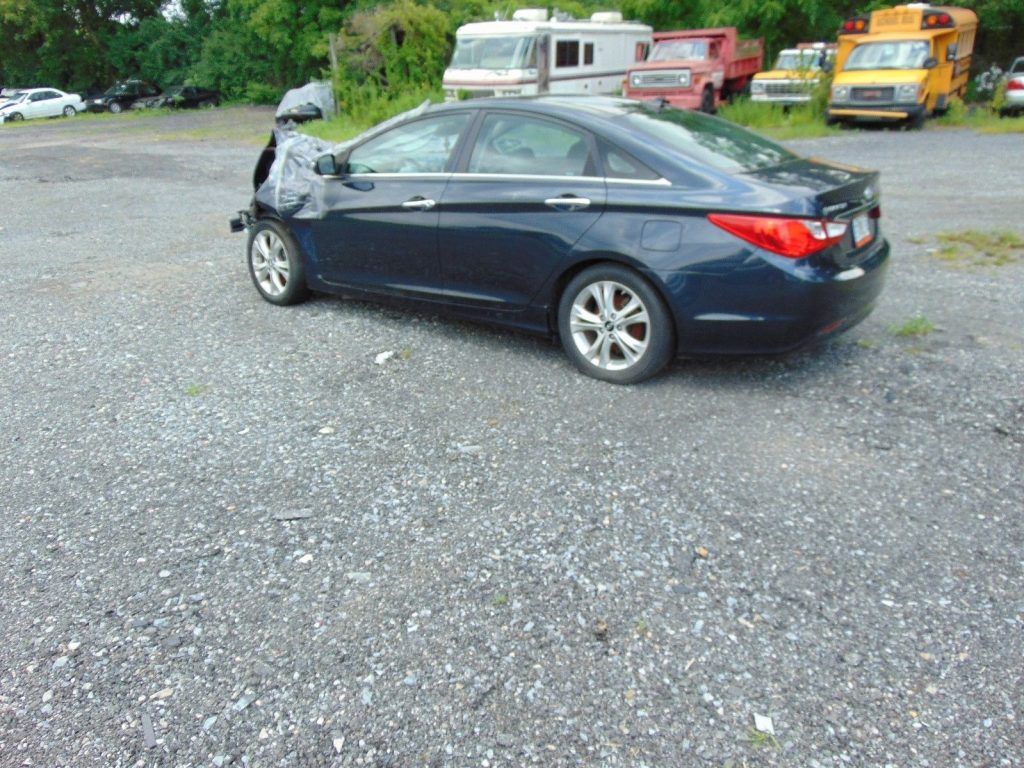 Serious damage 2012 Hyundai Sonata repairable