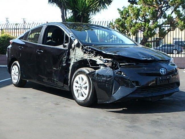 damaged 2017 Toyota Prius repairable