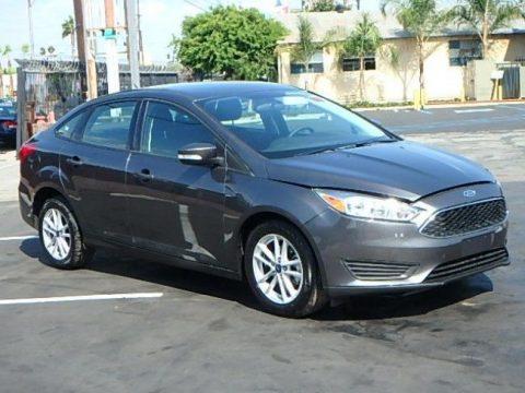 luxury 2017 Ford Focus SE repairable for sale