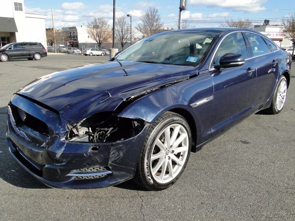 light damage 2011 Jaguar XJ repairable