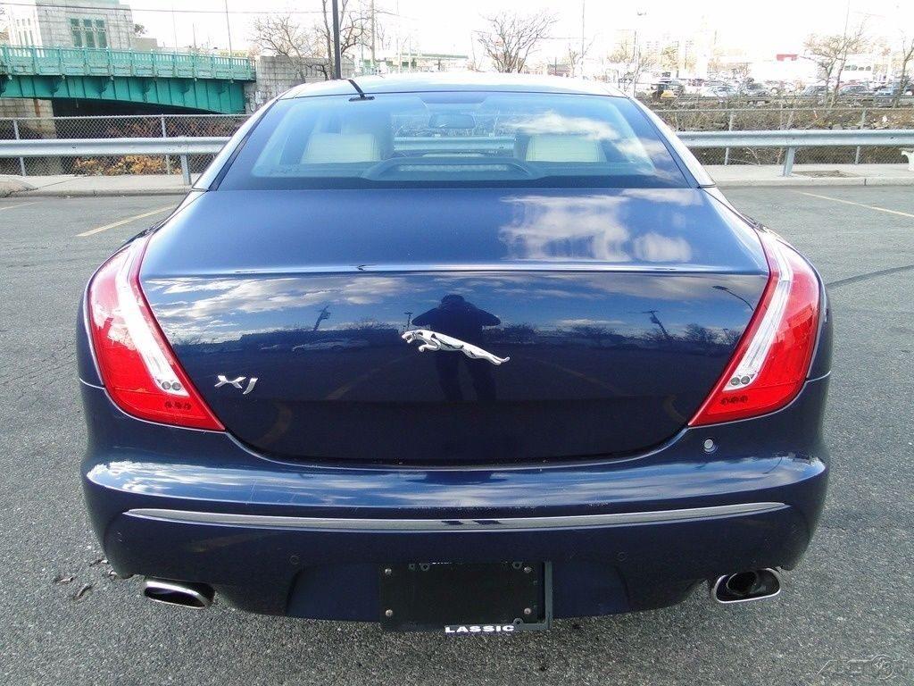 light damage 2011 Jaguar XJ repairable