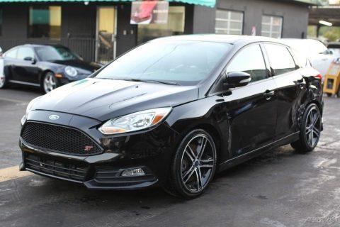 minor damage 2016 Ford Focus ST Hatchback repairable for sale