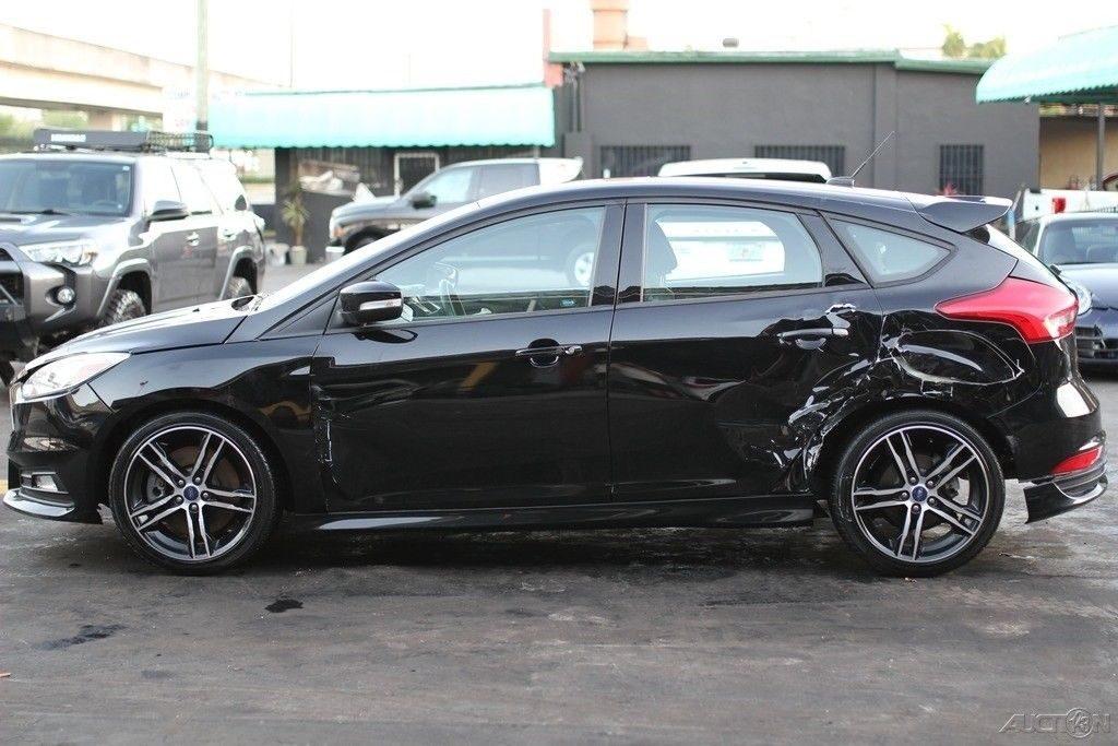 minor damage 2016 Ford Focus ST Hatchback repairable
