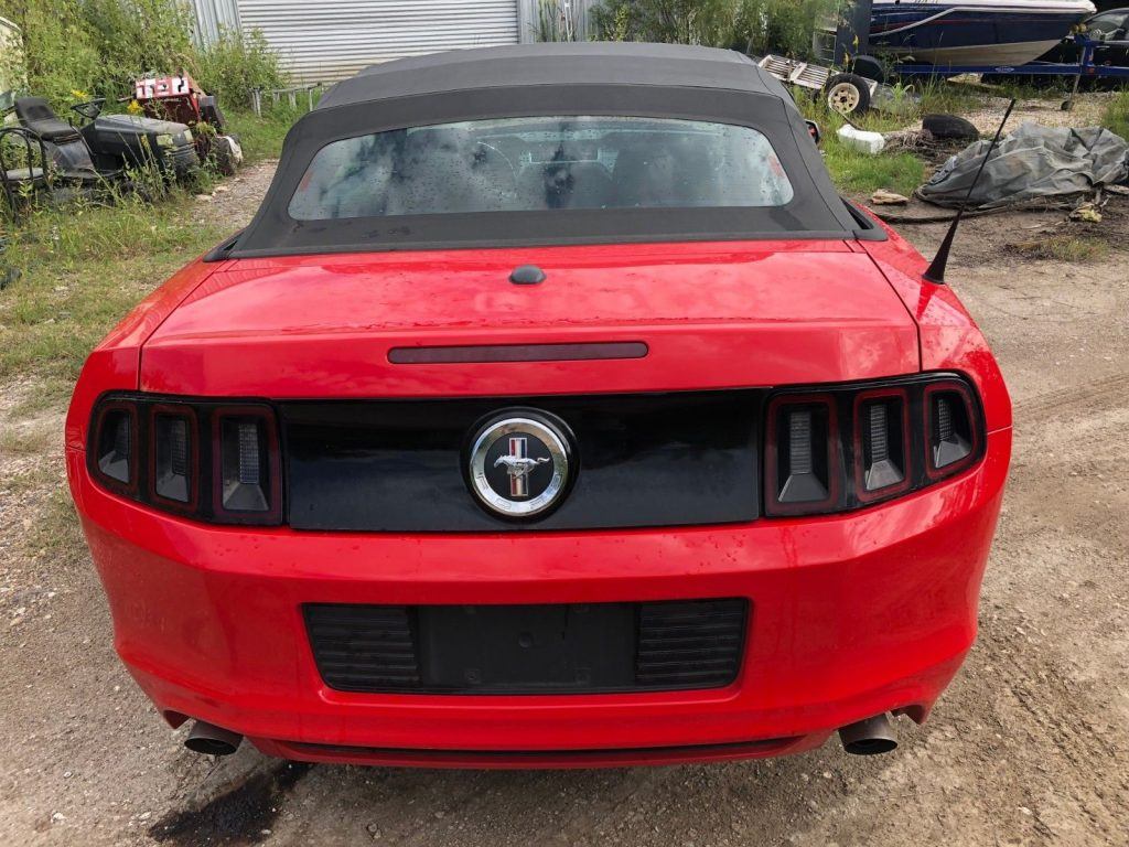 easy fix 2013 Ford Mustang repairable