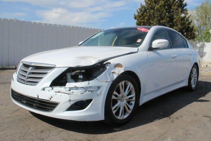 loaded 2014 Hyundai Genesis 3.8L repairable