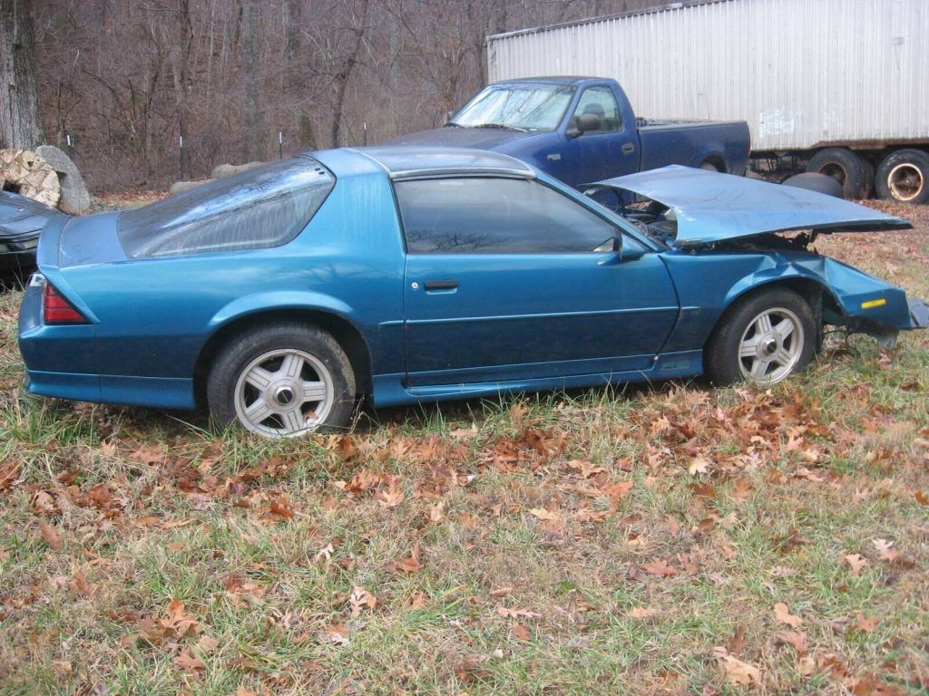 damaged 1992 Chevrolet Camaro repairable