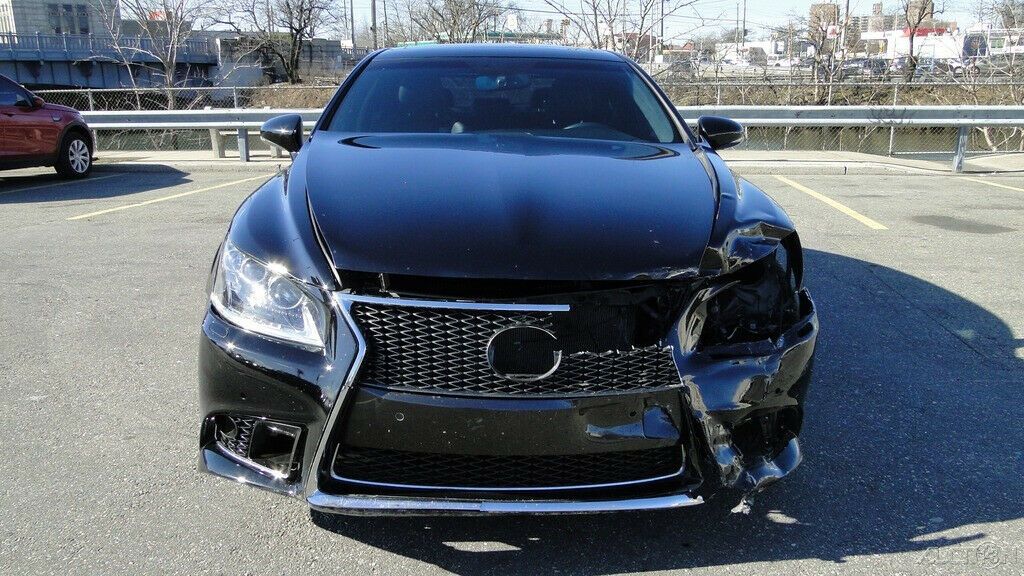 easy damage 2014 Lexus LS repairable