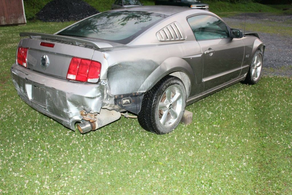 5 speed manual 2008 Ford Mustang repairable