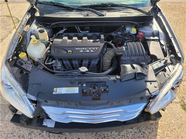 2013 Chrysler 200 Series V4 Convertible Repairable [front and side damage]