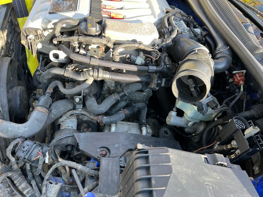 2008 Volkswagen R32 repairable [lots of parts]